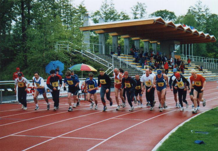 2004/10000/U22.jpg